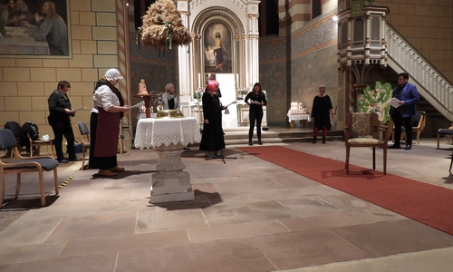 Statt Thesen gab es in Groß laferde Wünsche an der Luther-Tür zum Reformations-Gottesdienst.