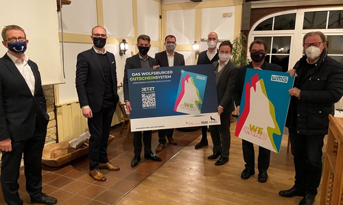 Von links: Oberbürgermeister Klaus Mohrs, WMG-Geschäftsführer Jens Hofschröer, Wirtschafts- und Digitaldezernent Dennis Weilmann, Christoph Neumann (Courtyard by Marriott Wolfsburg), Michael Ernst (designer outlets Wolfsburg), Dr. Patrick Kuchelmeister (Sparkasse Celle-Gifhorn-Wolfsburg), Sabah Enversen (stellv. Aufsichtsratsvorsitzender der WMG) und Harald Vespermann (Aufsichtsratsvorsitzender der WMG). 