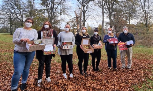 Die Pflegeschüler haben individuelle Boxen zusammengestellt.