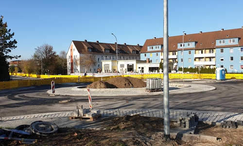 Die Bauarbeiten neigen nich dem Ende entgegen. So sah der Kreisel noch vor wenigen Wochen aus. Archivbild.