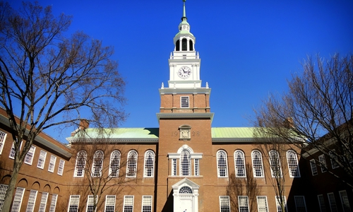 Das Dartmouth College zählt zum elitären Kreis der Universitäten der Ivy League, wie etwa Harvard oder das MIT. Die Molekularbiologin Frieda Kage forscht hier an Bestandteilen von Zellen.
