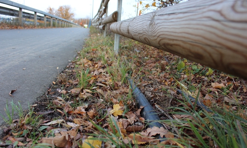 Das Kabel liegt momentan noch frei auf der Brücke.