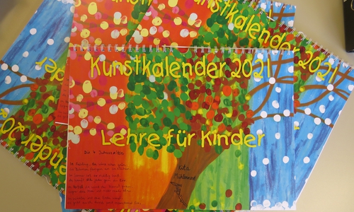 Der Kunstkalender 2021 der Gemeinde Lehre ist jetzt erhältlich, den Titel ziert ein Bild der Kita Mühlennest.