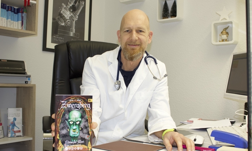 Unter dem Pseudonym Martin M. Uhland hat Dr. Mathias Krisp das Buch "Zwergberg" geschrieben
