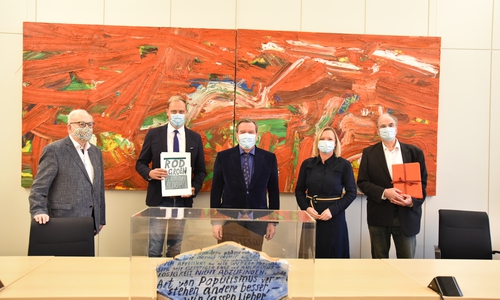 Reinhard Scheibe, ehemaliger SPD-Fraktionsgeschäftsführer, Wiard Siebels, parlamentarischer Geschäftsführer, Altkanzler Gerd Schröder, SPD-Landtagsabgeordnete Dunja Kreiser und Hans Schaper.