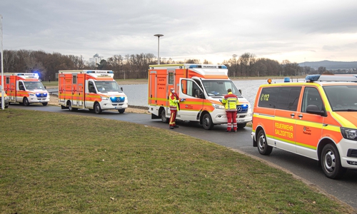Ein Boot mit drei Insassen ist am heutigen Sonntagmittag am Salzgittersee gekentert. Zeugen retteten die Personen vor dem Ertrinken.