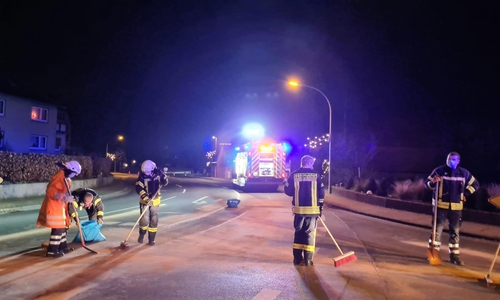 An insgesamt 20 Einsatzorten musste die Straße behandelt werden.
