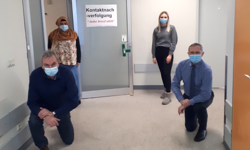 Rüdiger Skopek (Teamleiter Kontaktnachverfolgung), Büsra Önder (Team Kontaktnachverfolgung), Theresa Sieber (stellvertretende Teamleiterin) und Frank Drescher (Leiter der Kontaktnachverfolgung) (v. li.).