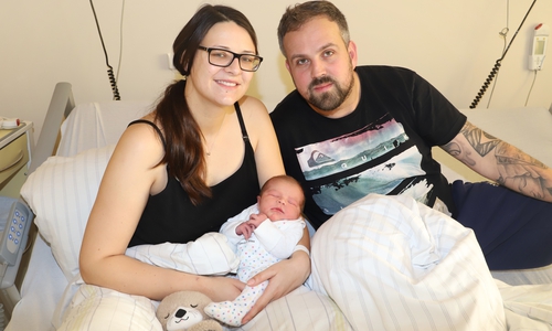 Ab sofort eine Familie: Katharina Grötzebach und Christian Haberecht mit Wunschkind Marlene.