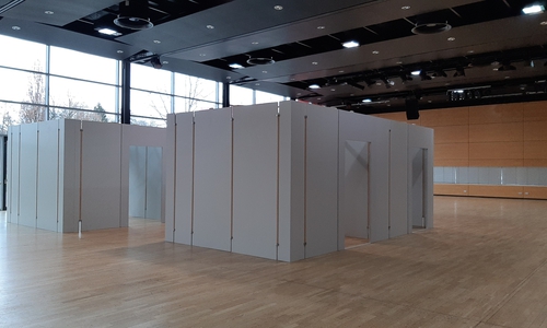 Die Kabinen im Impfzentrum in der Gifhorner Stadthalle.