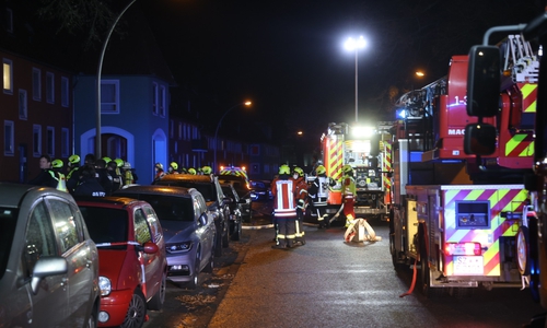 Die Feuerwehr musste am späten Sonntagabend in die kampstraße.