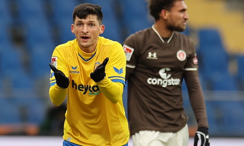 Eintracht Braunschweig gegen den FC St. Pauli.