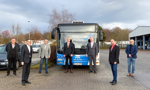 Die Teilnehmer der Behördengruppensitzung: Thomas Bode (Stadt Helmstedt), Knut Foraita (Stadtbetriebe GmbH Wolfenbüttel), Wilhelm Kloß (Regionalverband Großraum Braunschweig), Jens Flügge (Versorgungs- und Verkehrsgesellschaft mbH Salzgitter) Axel Gierga (KVG-Geschäftsführer), Andreas Simon (Stadt Bad Harzburg), Reinhard Siegert (Landkreis Helmstedt) (v. li.).