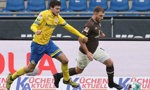 Eintracht Braunschweig gegen den FC St. Pauli.