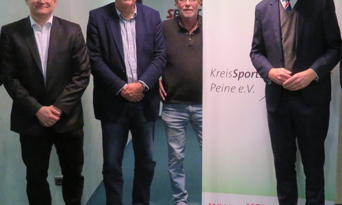Von links: Maik Höhne, Hans-Heinrich Brandes, Wilhelm Laaf (alle Kreissportbund Peine), Christoph Plett MdL