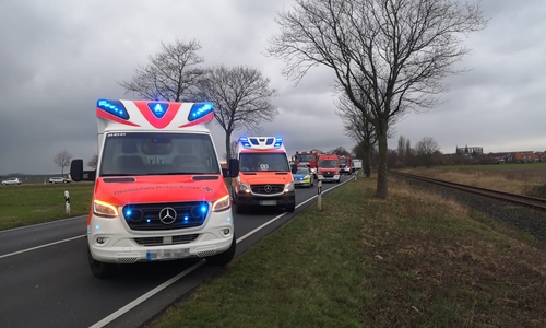 Die B4 ist nach dem Unfall gesperrt.