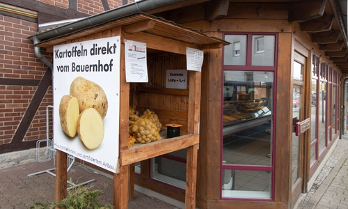 Hier versuchte ein unbekannter Täter die Geldkassette zu knacken.