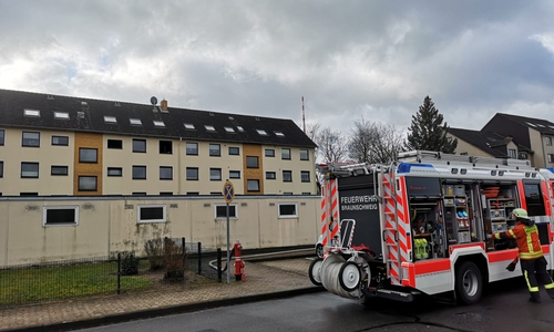 Im Wohnzimmer der Wohnung im dritten Obergeschoss dieses Mehrfamilienhauses ist am Mittwochvormittag ein Feuer ausgebrochen. 