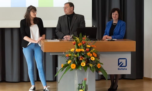 Für ihr besonderes soziales Engagement erhielt Studentin Katrin Katinka Koslowski den Rotary-Preis von Dr. Christoph Hauser, Rotary-Club Salzgitter Wolfenbüttel und Prof. Dr. Susanne Stoppe, Vizepräsidentin für Lehre, Studium und Weiterbildung, überreicht.