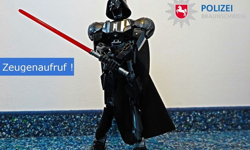 Mit diesem Foto von Darth Vader fahndet die Polizei nach dem gestohlenen Laserschwert.