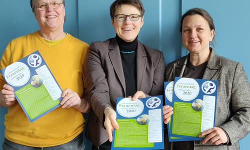 Karin Oesten, frauenBUNT e.V.,  Marion Lenz, Gleichstellungsbeauftragte der Stadt Braunschweig und Ulrike Adam, stellv. Gleichstellungsbeauftragte der Stadt Braunschweig (v. li.).
