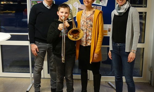 Dr. Ralf Luttmann, Schüler Felix, Schulleiterin Sandra Feuge, Maren Blockhaus