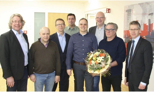 Von links: Aufsichtsratsvorsitzender Hans-Georg Bachmann, Peter Kassel, Oberbürgermeister Klaus Mohrs, Kai Ritter, Marco Meiners, Ingolf Viereck, Axel Bosse, Stadtwerke-Vorstand Dr. Frank Kästner.