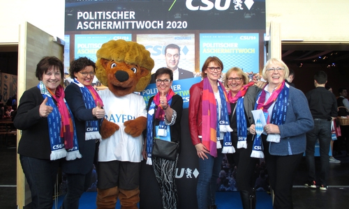 Renate Rehnelt, Marion Övermöhle-Mühlbach, Brigitte Nowak-Rötker, Ute Hansen, Rona Ehlers, Monika Orlinski (v. li.).