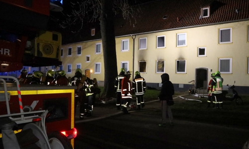 Beide Wachen der Berufsfeuerwehren befanden sich vollständig vor Ort. 