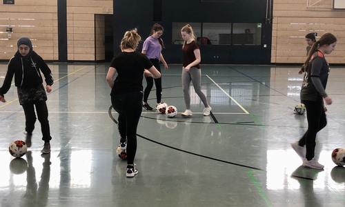 Die Mädchen hatten Spaß beim Fußballtraining.