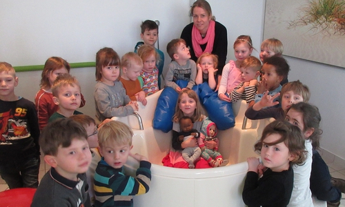 Hebamme Diana konnte den Kindern viele Fragen beantworten.