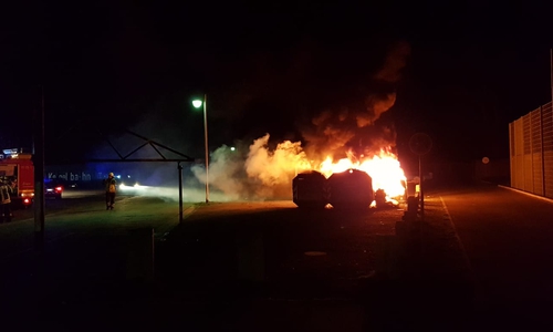 Die beiden Container standen in Flammen.