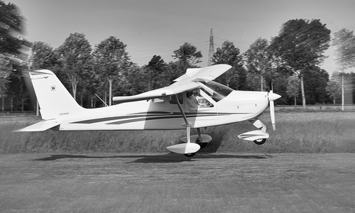 Bei dem verunfallten Flugzeug handelte es sich um ein solches Ultraleichtflugzeug vom Typ Tecnam P92. (Symbolbild)