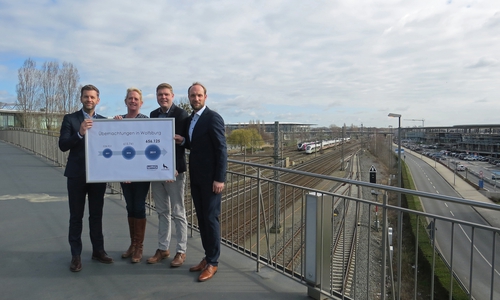 V.l.: Dennis Weilmann (WMG-Geschäftsführer), Melanie Perricone (Vorsitzende vom Dehoga-Kreisverband Wolfsburg-Helmstedt), Christoph Kaufmann (WMG-Bereichsleiter Tourismus) und Jens Hofschröer (WMG-Geschäftsführer).