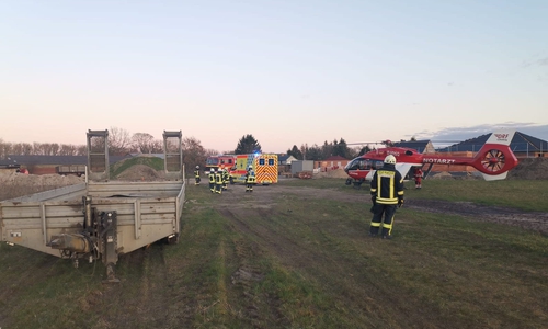 Das Kind wurde mit dem Rettungshubschrauber ins Krankenhaus gebracht.
