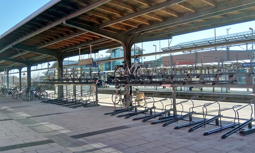 Die neuen Fahrradabstellplätze am Wolfenbütteler Bahnhof.