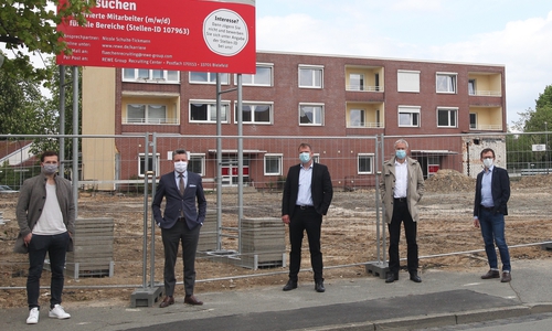 Jan-Hendrik Klamt (Bereichsleiter WMG Wirtschaftsförderung), Markus Niendorf (Geschäftsführer NIENDORF GmbH & Co. KG Projekte), Matthias Keil (Gebietsleiter Expansion REWE Markt GmbH), Kai-Uwe Hirschheide (Stadtbaurat Stadt Wolfsburg), Thomas Werner (WMG Wirtschaftsförderung)