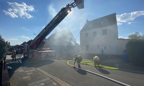 Das Feuer verursachte eine starke Rauchentwicklung. 