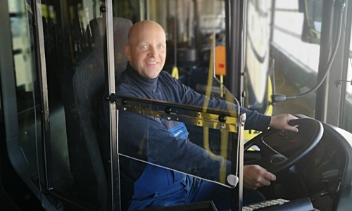 Die Stadtbus Goslar GmbH hat als erstes Verkehrsunternehmen in der Region ihre 18 Busse bereits mit Plexiglasscheiben ausgestattet.
