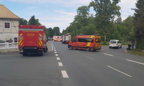 Die Feuerwehr im Einsatz auf der Posthofkreuzung.