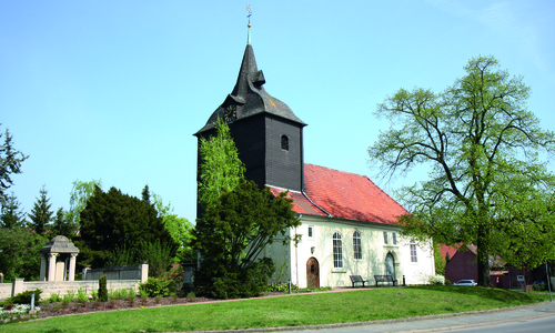 Die älteste erhaltene Urkunde, in der die Kirche erwähnt wird, ist auf den 1. Juni 1370 datiert.