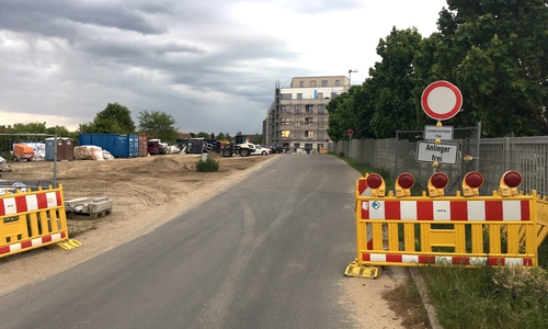 Hier ist derzeit in der Mitgaustraße für den öffentlichen Verkehr Schluss.