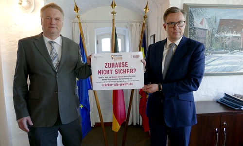 Landrat Dr. Andreas Ebel (re.) und Kreisrat Rolf Amelsberg.