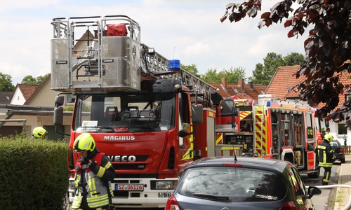 Auch die Drehleiter kam zum Einsatz.
