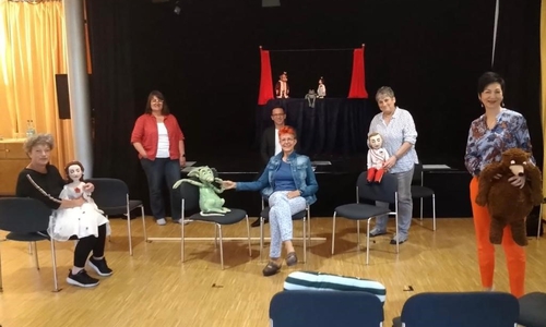 Die Abgeordneten Glosemeyer und Mohrs besuchten mit Hanna Naber das Figurentheater.