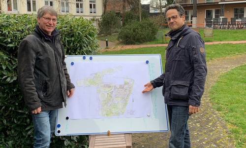 Große Pläne für den Ludwigsgarten: Dr. Falko Feldmann, Experte des Julius Kühn-Instituts, und Stefan Röther von der Lebenshilfe Braunschweig.