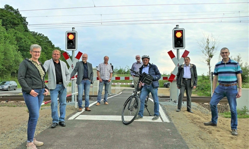 CDU und FDP im Rat der Gemeinde Cremlingen auf dem frisch freigegebenen Radweg. 