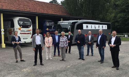 Der Arbeitskreis Wirtschaft der SPD-Landtagsfraktion um Dr. Christos Pantazis und Jörn Domeier besuchte das Reisebusunternehmen Fuhrmann in Rennau.