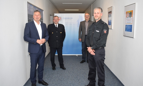 v.l. Polizeipräsident Michael Pientka; v.r. Polizeikommissar Johannes Schrödl; h.l. Polizeivizepräsident Roger Fladung; h.r. Polizeiinspektionsleiter Salzgitter/Peine/Wolfenbüttel Volker Warnecke.