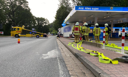 Der Auflieger musste geborgen werden.